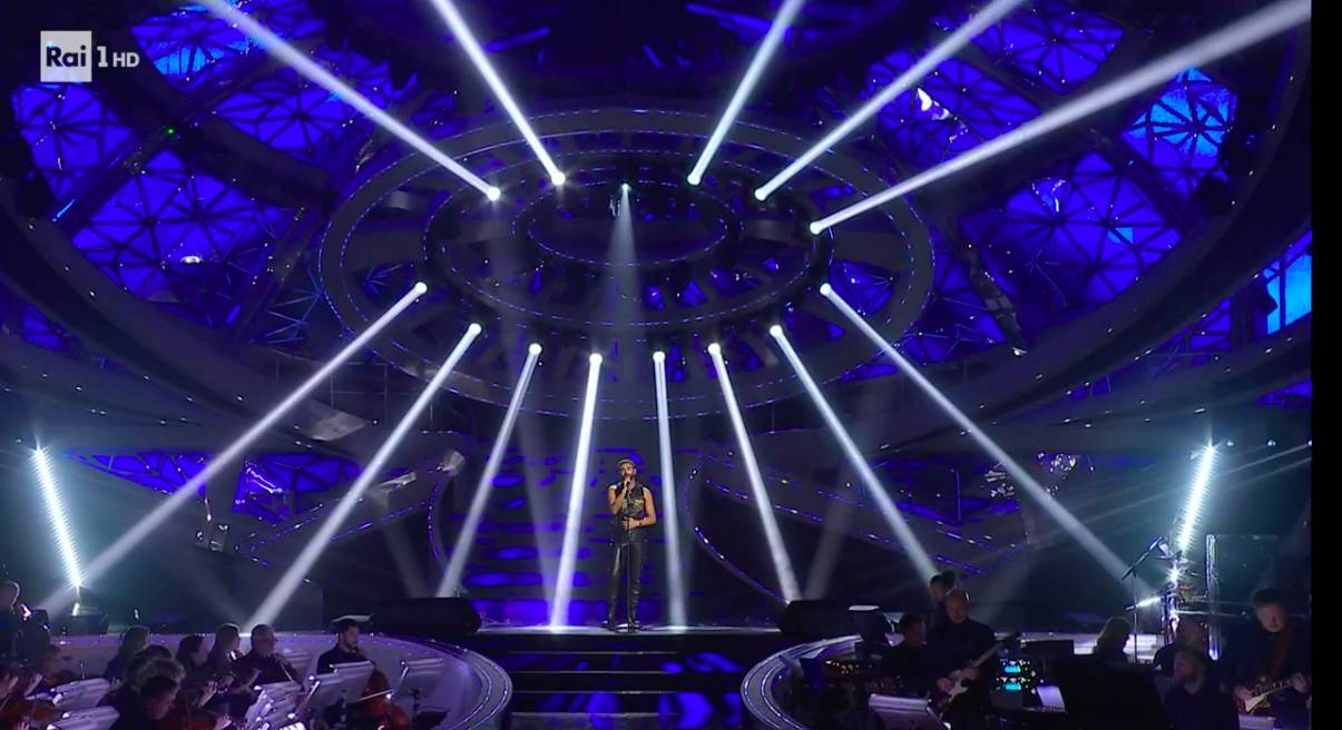 A Sanremo 2023 standing ovation per Marco Mengoni