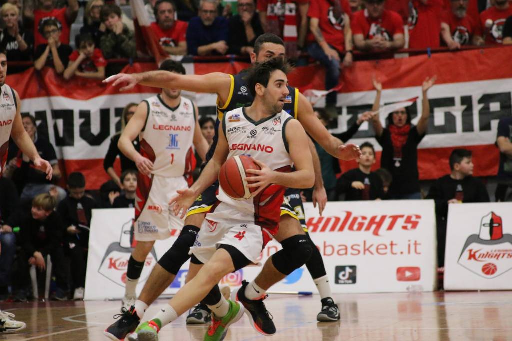 Basket: sfida tra Legnano e Vigevano 
