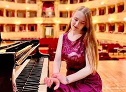 La pianista varesina Sophia Zanoletti tra i giovani talenti in Villa Tesoriera a Torino.