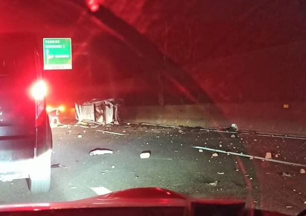 incidente autostrada notte