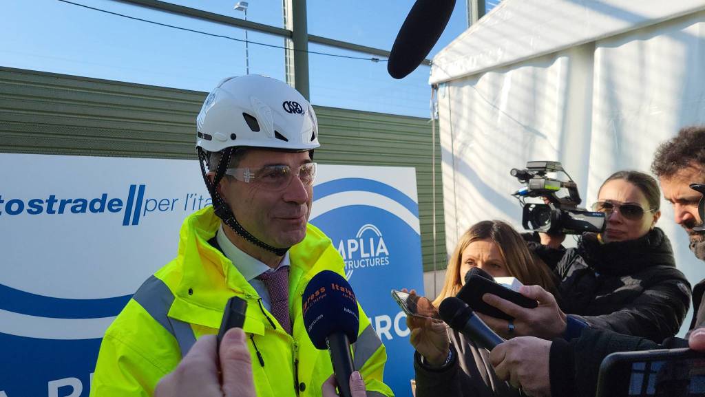 Il ministro Salvini in visita al cantiere per la quinta corsia sulla A8