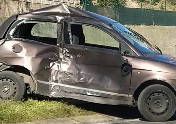 incidente autobus schiranna varese