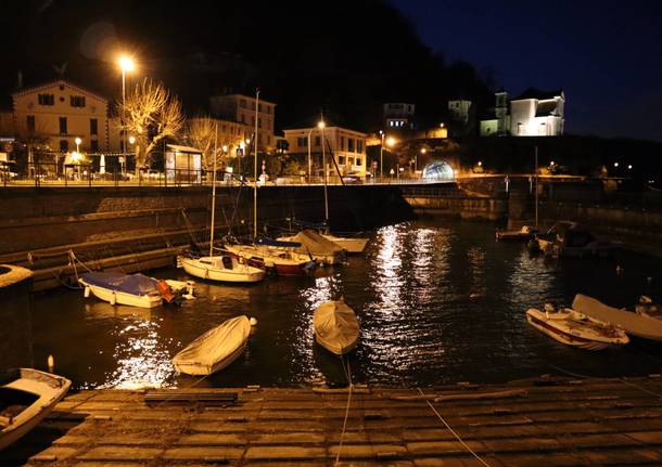 Il porto di Maccagno by night