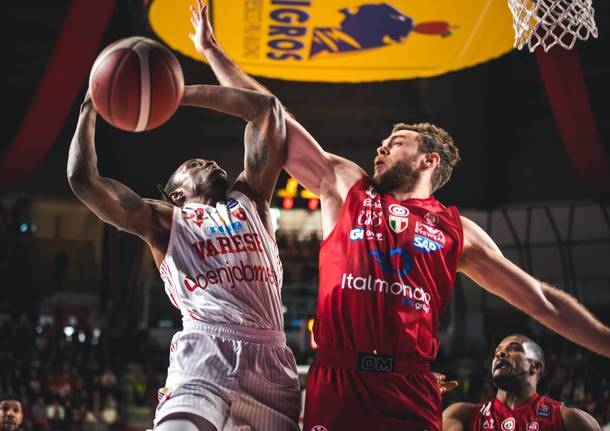 Openjobmetis Varese - EA7 Milano 75-87